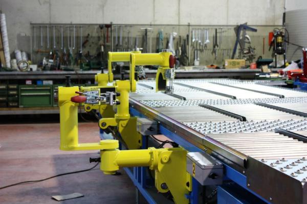 Linea semiautomatica di trasporto motori